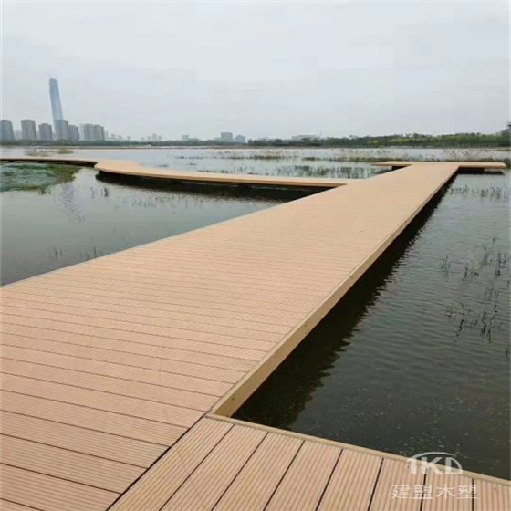 北京水上塑木栈道